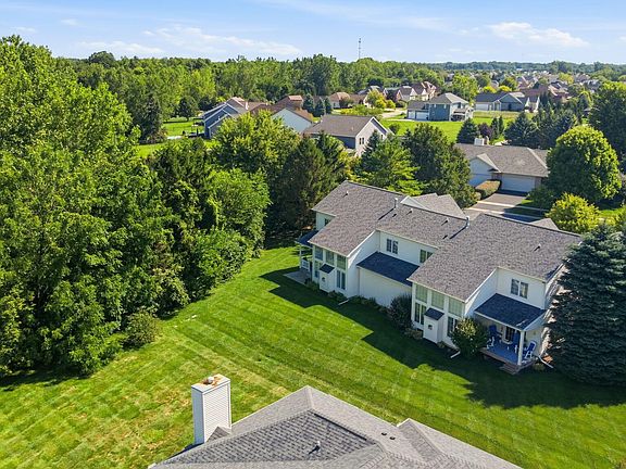 3rd image of 8130 Quarry View Pl