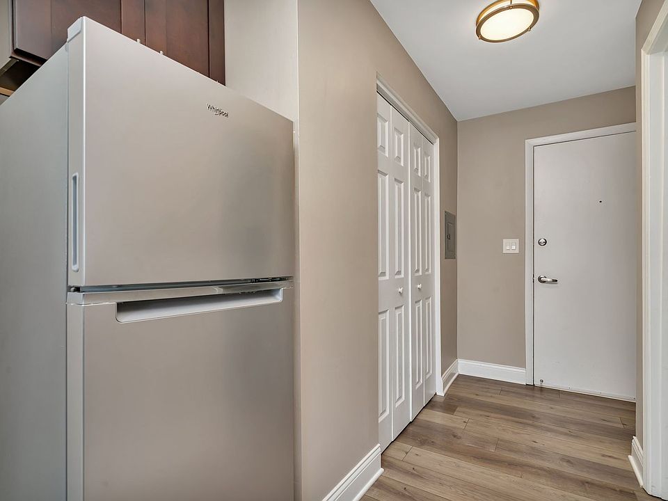 1st image of 287 Walnut St #B