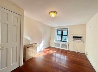 411 W 43rd St #1Z, New York, NY 10036