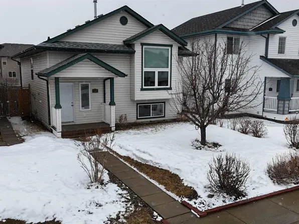 140 W Lanterman Close, Red Deer, AB T4R 3N8