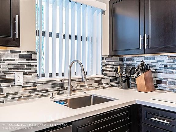 4th image of 4474 Carambola Cir S #27327