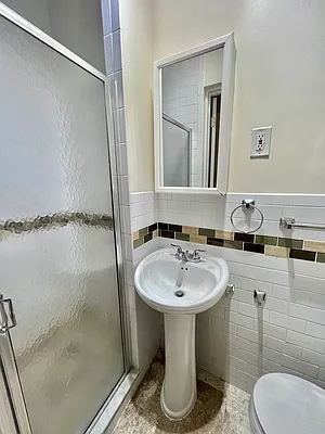 Rented by Oxford Property Group | media 7