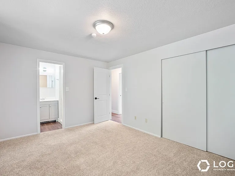 844 E 2800 N — Photo 14