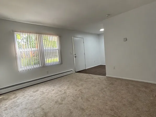 704 Waskin Dr APT C, Tecumseh, MI 49286
