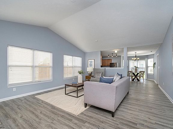 5th image of 12678 Braddock Ln