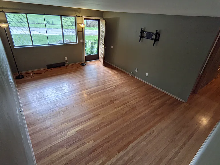 6343 Mackenzie Ct — Photo 2