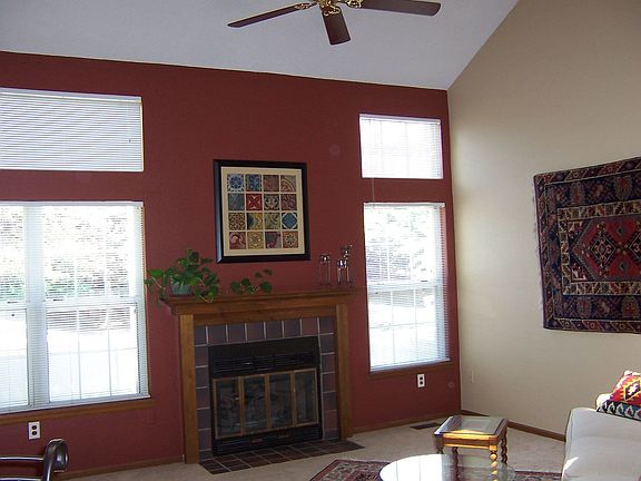 Gorgeous Living Room freshly , professionally painted
