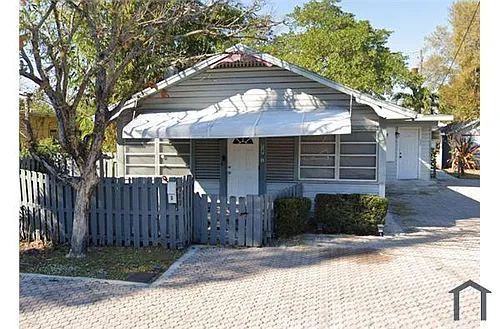 717 SW 2nd Ct #2 Photo 1