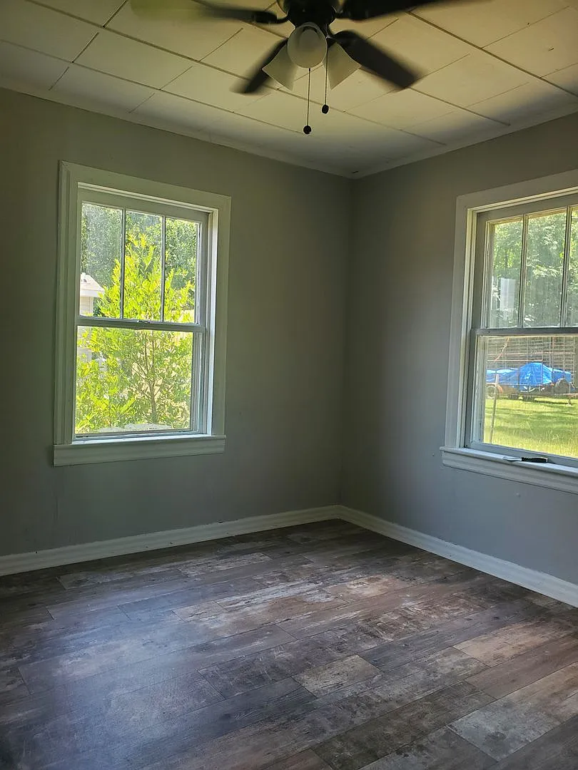 310 Savannah Ave. — Photo 3