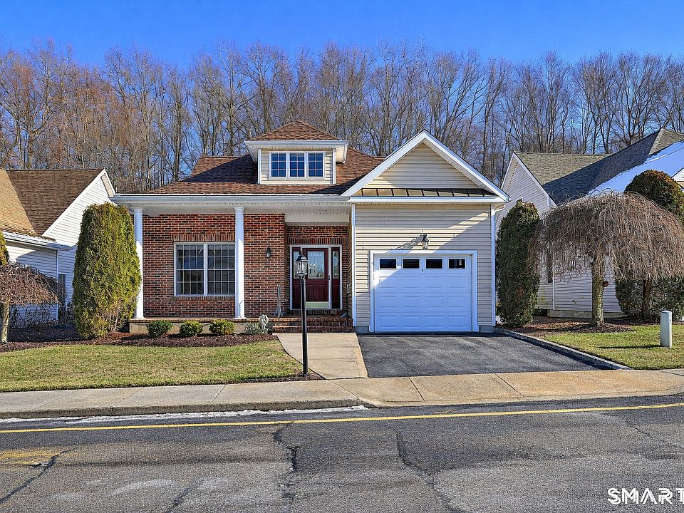 1st image of 7 Fire Thorn Lane #7
