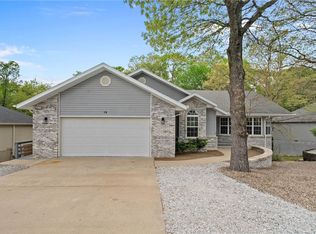 12 Lyndhurst Dr, Bella Vista, AR 72714