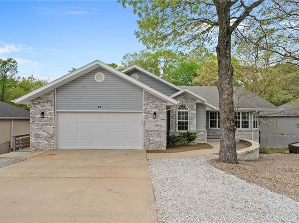 12 Lyndhurst Dr, Bella Vista, AR 72714