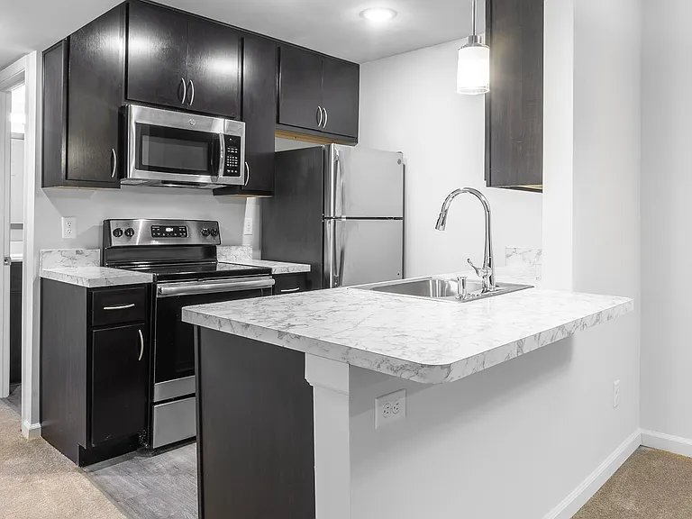 Riverbend Apartments — Photo 22