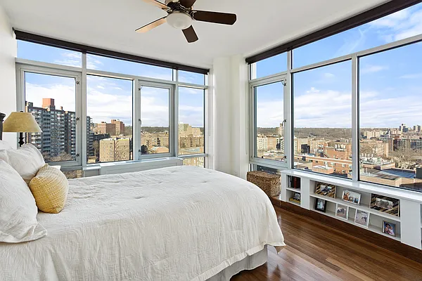 Sold by Julia B Fee Sotheby's International Realty | media 16