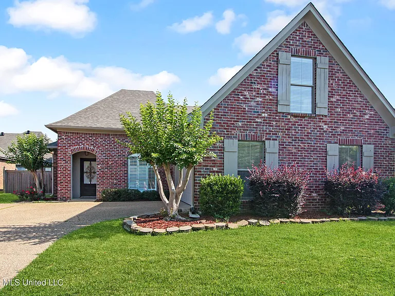 183 Tradition Pkwy — Photo 1