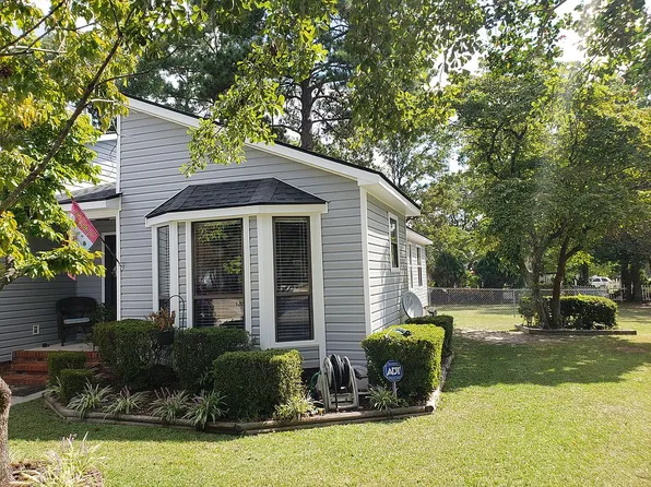 2099 Lothbury Dr, Fayetteville, NC 28304