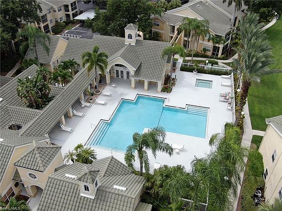 Club hose with Jacuzzi