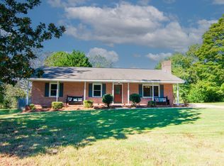 601 Mountain View Rd, Hamilton, GA 31811