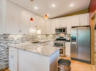 878 Sherwood Rd, Shoreview, MN 55126