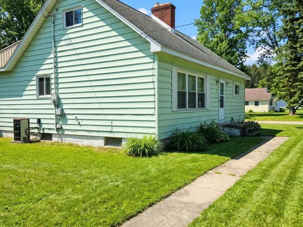 3204 Weigl Rd, Saginaw, MI 48609