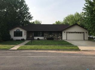 202 E 3rd St, Marion, SD 57043