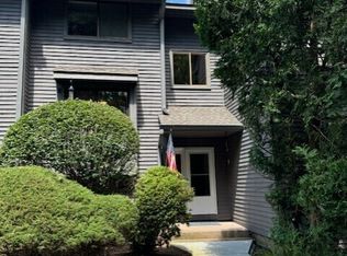 304 Conestoga Way #304, Glastonbury, CT 06033