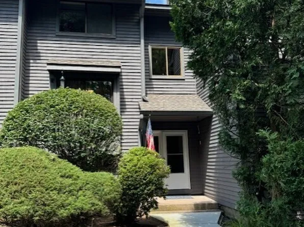 304 Conestoga Way #304, Glastonbury, CT 06033