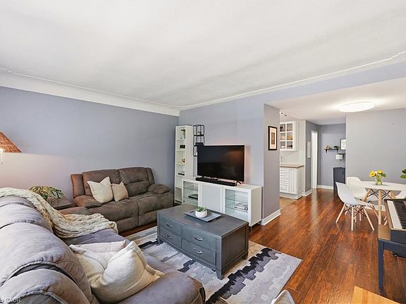 4th image of 836 Concession St #310