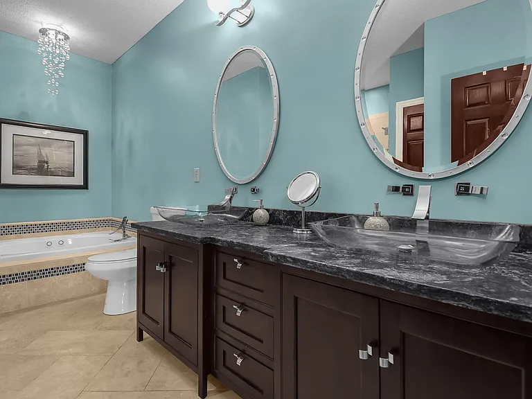 5464 Sandy Dr — Photo 8