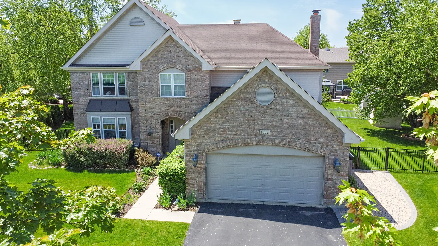 1532 Derby Ln photo 1