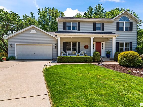 3rd image of 2716 Meadow Pointe Dr