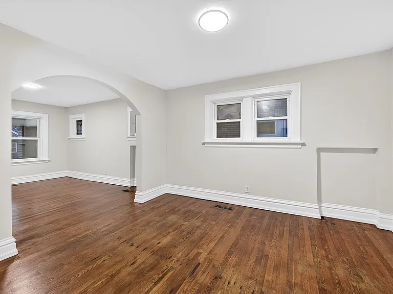 6135 Newport Ave — Photo 6