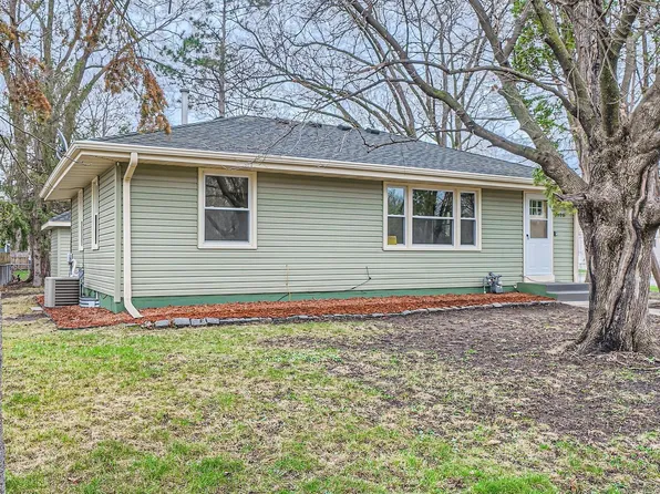 6300 Quebec Ave N, Brooklyn Park, MN 55428