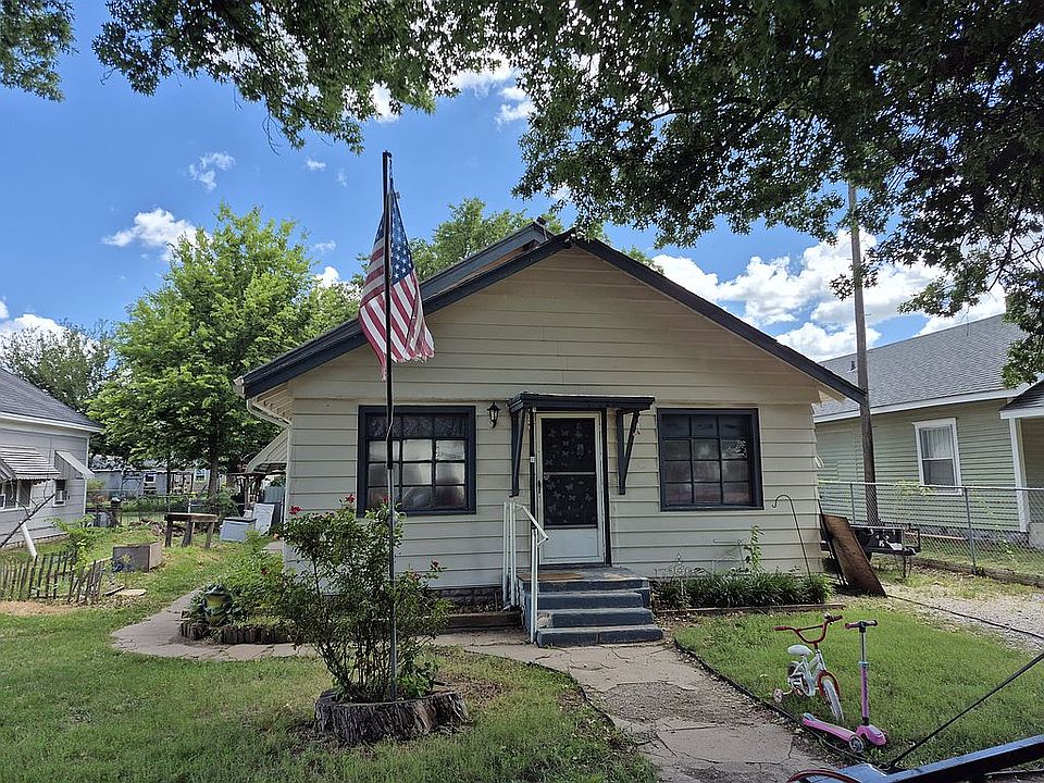 1st image of 621 W Padon Ave
