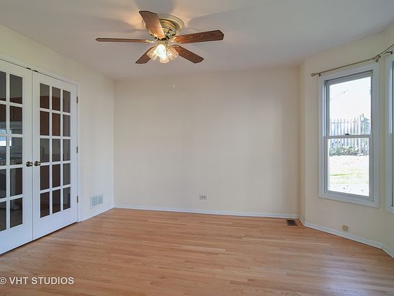 4th image of 109 E Orchard St Unit 1