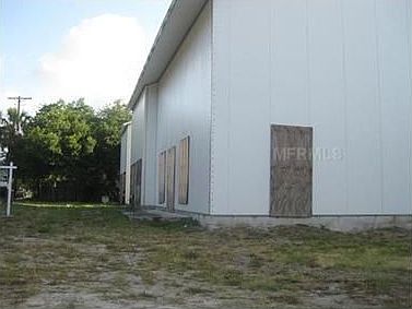 2nd image of 814 S Lois Ave