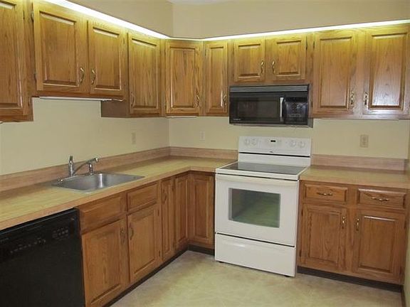 2nd image of 14 Baybridge Dr
