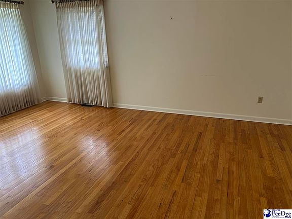 3rd image of 209 Kinney Cir