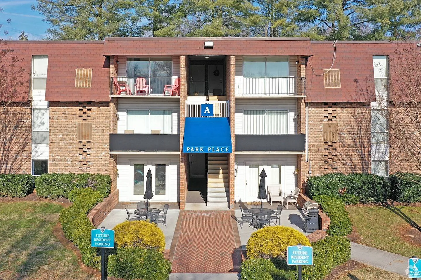 Park Place Apartments — Photo 2