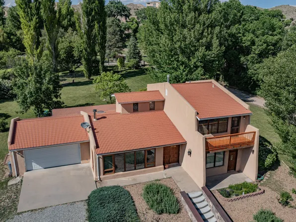 14 Entrada Del Jardin, Santa Cruz, NM 87567