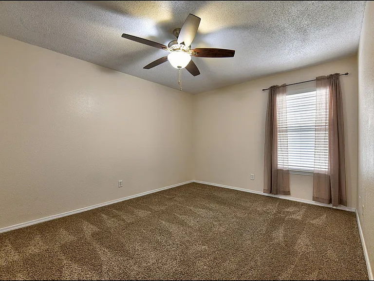 508 Covington Ridge Way — Photo 17
