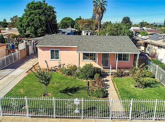 5th image of 8407 Murietta Ave