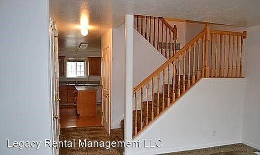 2nd image of 2105 Alan St #3