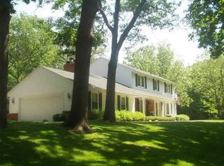 28 E Pleasant Lake Rd, North Oaks, MN 55127