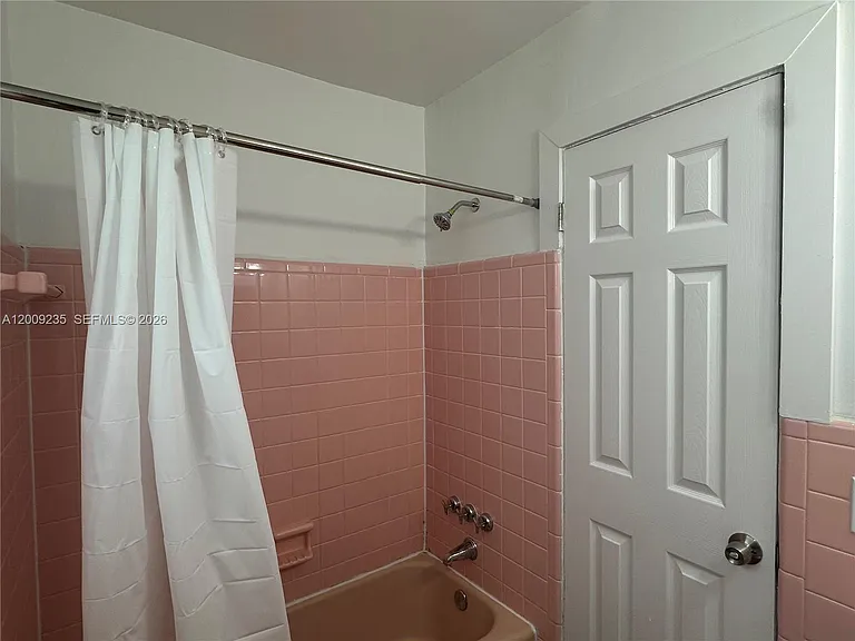 1821 Thomas St #5 — Photo 15
