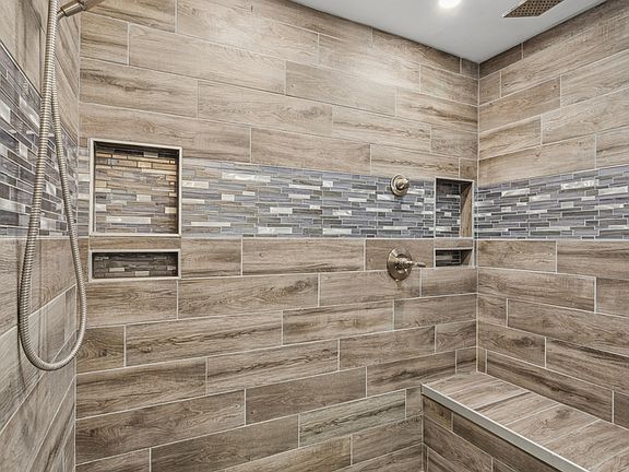 5th image of 2918 Louis St