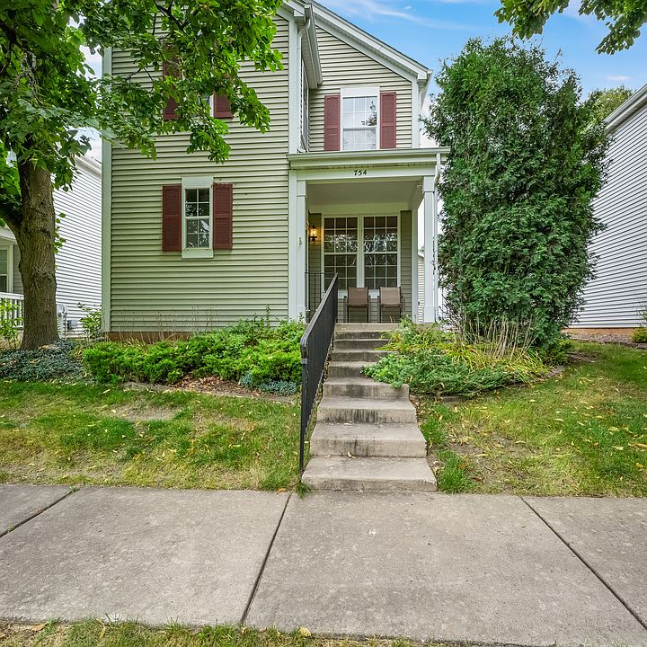 1st image of 754 Golden Oak Cir