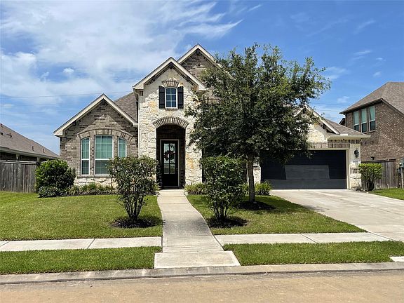 3rd image of 2025 Clearwater Grove Ln