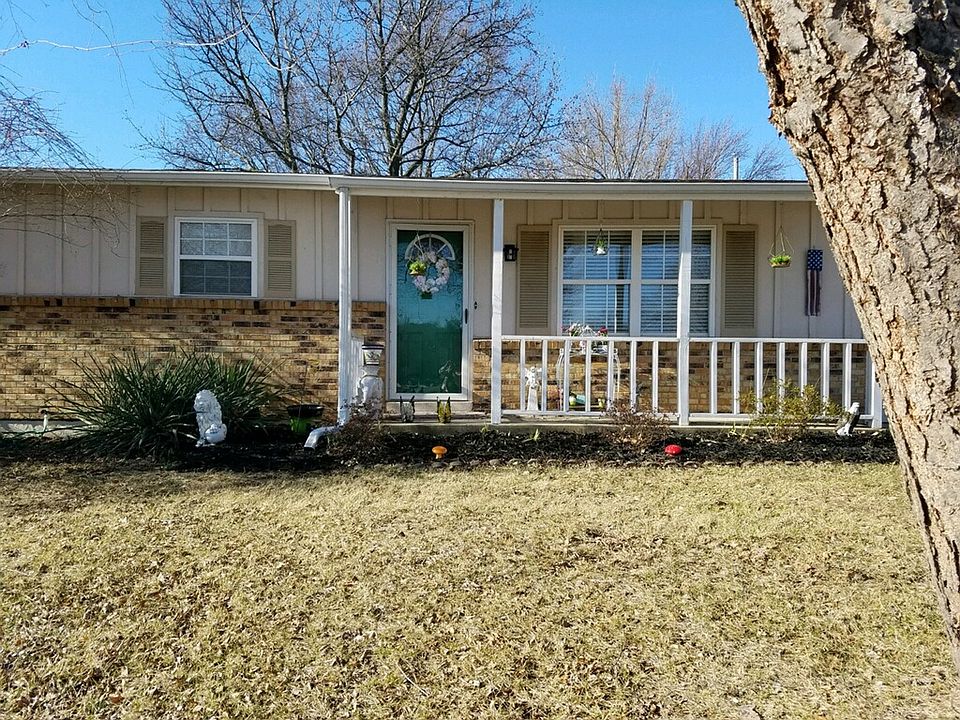 1st image of 405 Lee Dr