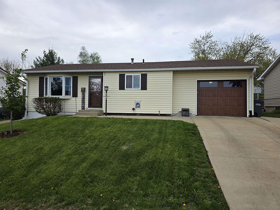 1st image of 3615 Hillcrest Rd